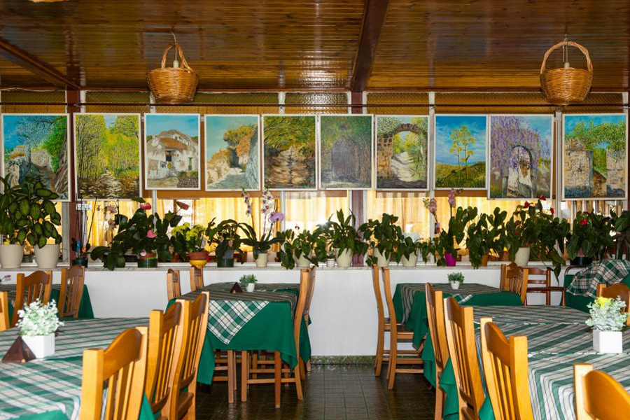 logo taverna verde