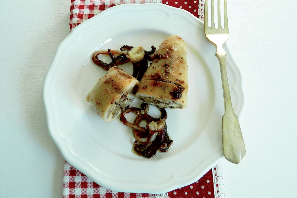 Calamaro ripieno di radicchio e provolone di bufala