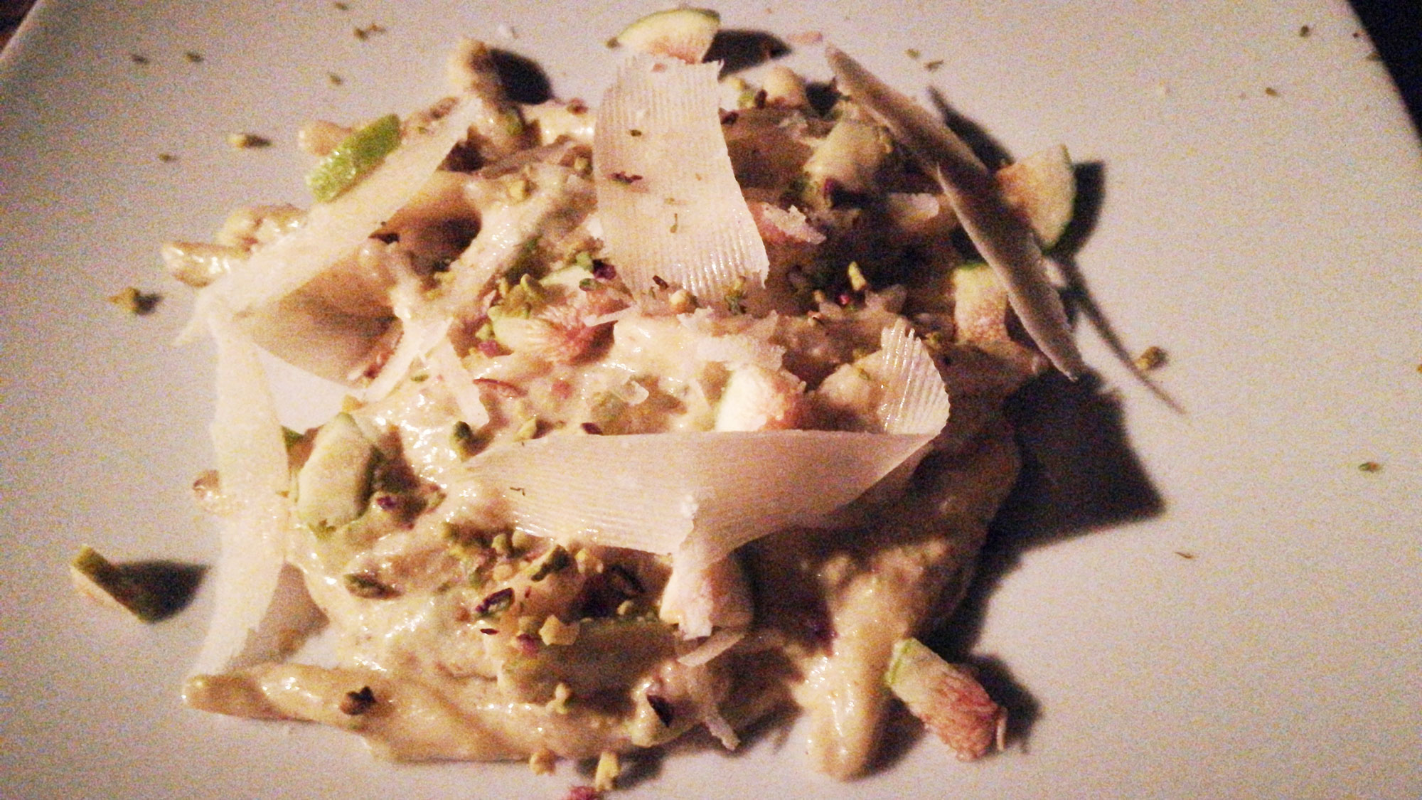 Casereccia con Pesto di Pistacchi e Fichi Profumati ai fiori di Finocchietto selvatico