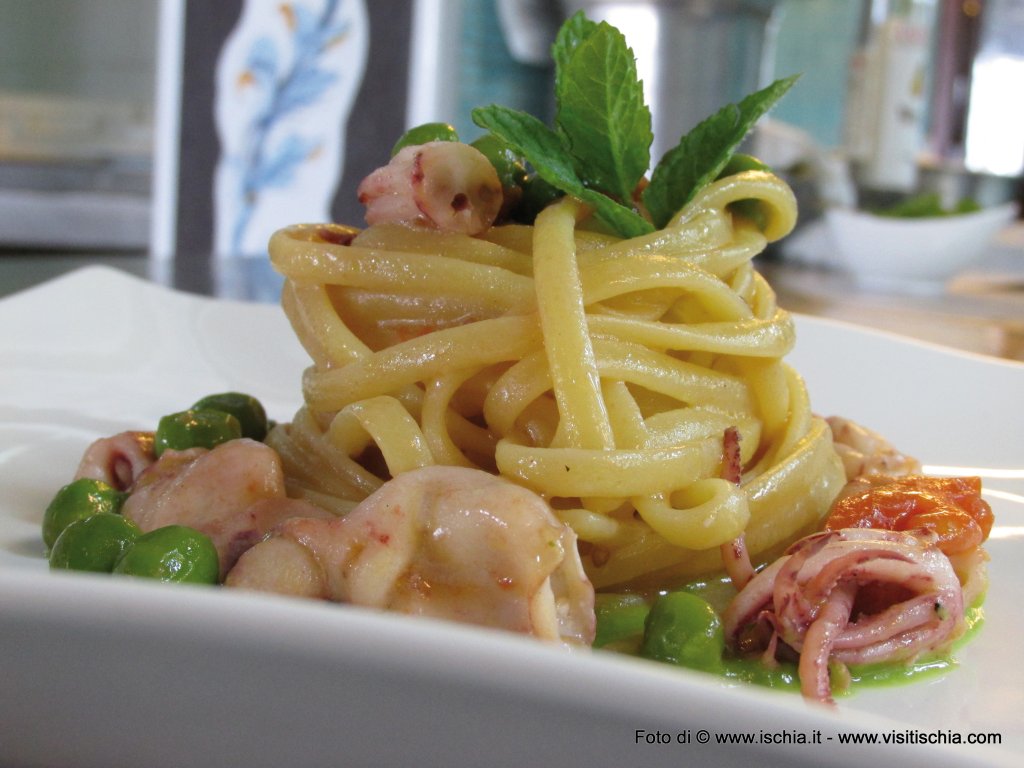 Linguine calamarelle e piselli