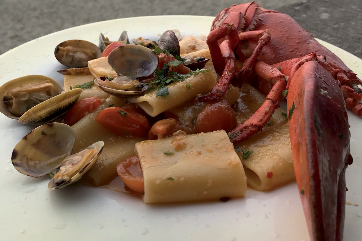 Paccheri con astice alla cava dell’isola ....ad ovest