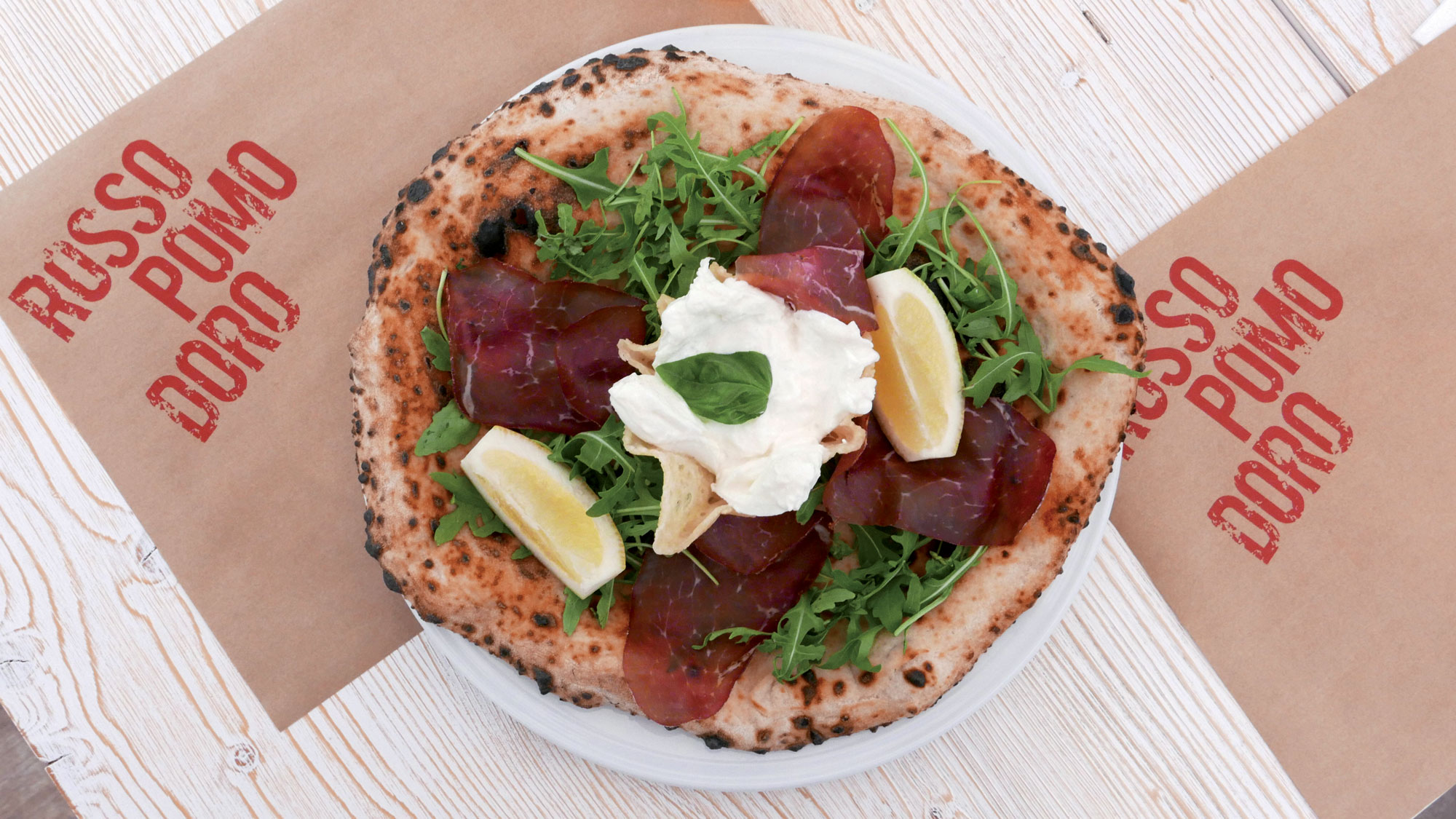 Pizza bresaola e burrata