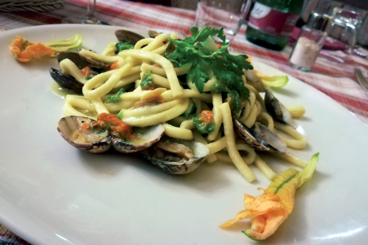 Scialatielli con vongole e ciurilli