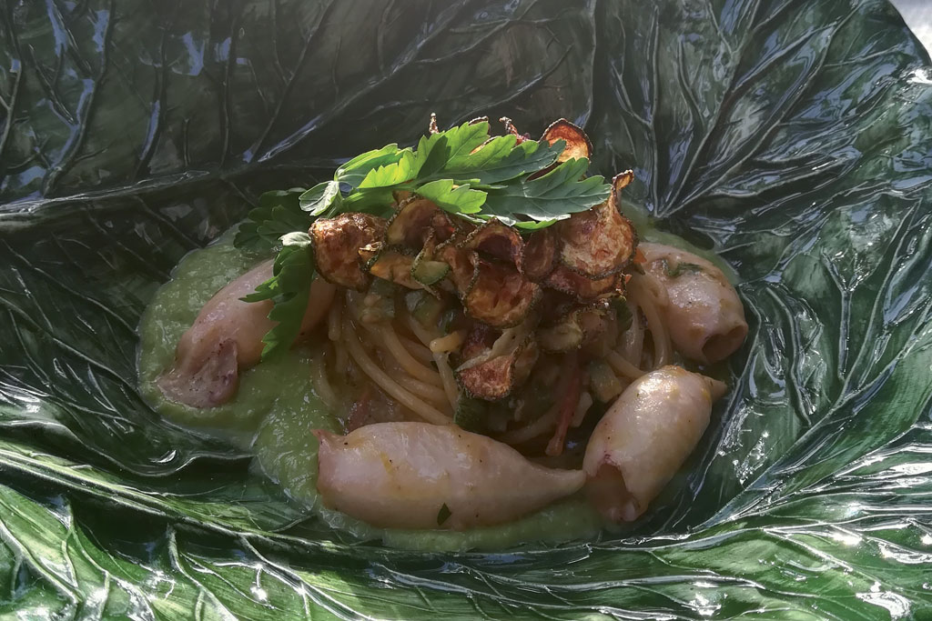 Spaghetti di Gragnano con zucchine, calamaretti e limone