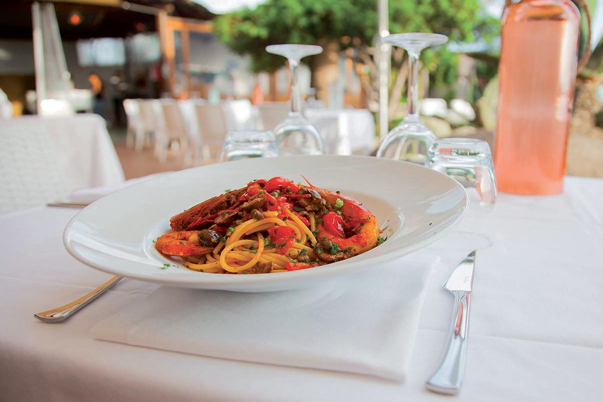 Spaghettoni puttanesca di mare